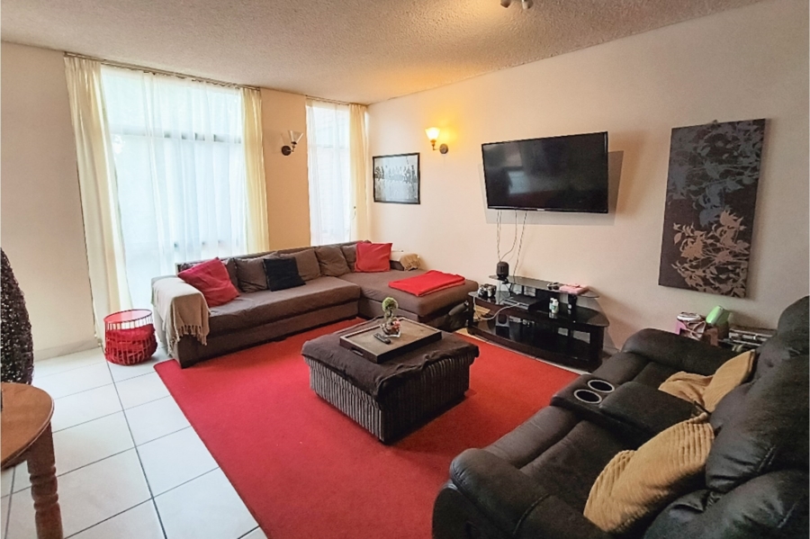 To Let 2 Bedroom Property for Rent in Sonstraal Western Cape
